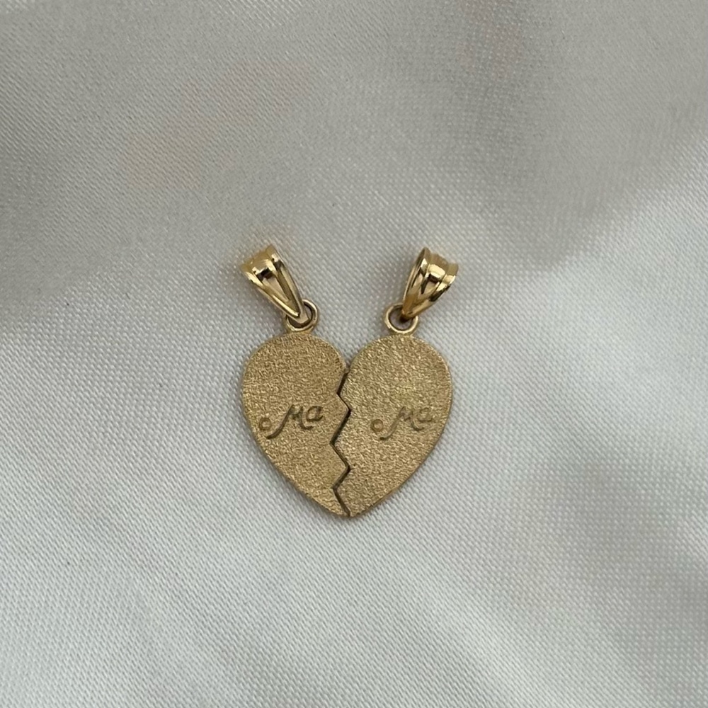 *VINTAGE* Never worn 14k Gold Michael Anthony Sister Pendant Set - Picture 3 of 5
